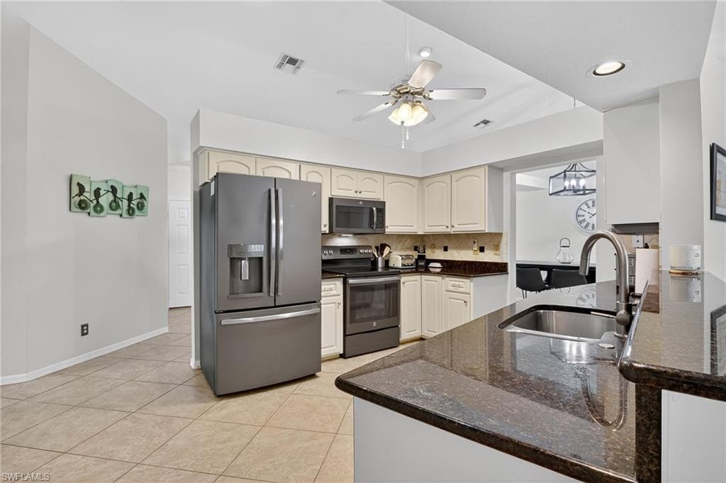 5060 Coldstream LN, NAPLES FL 34104-16