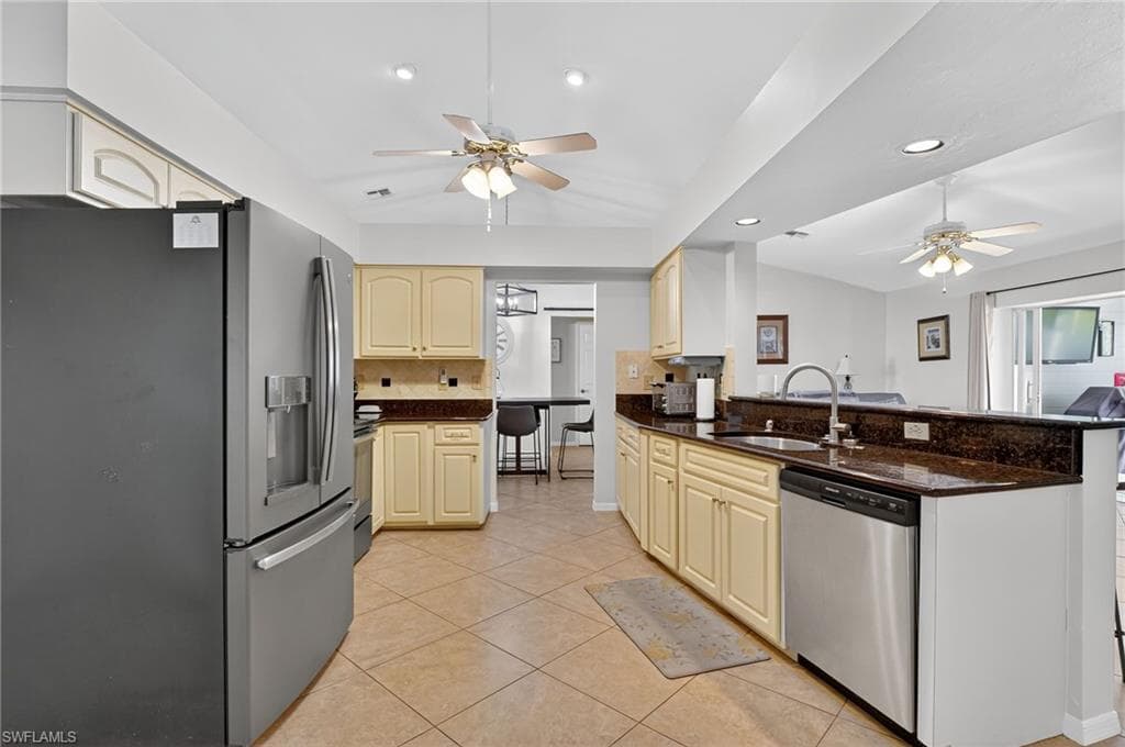 5060 Coldstream LN, NAPLES FL 34104-15