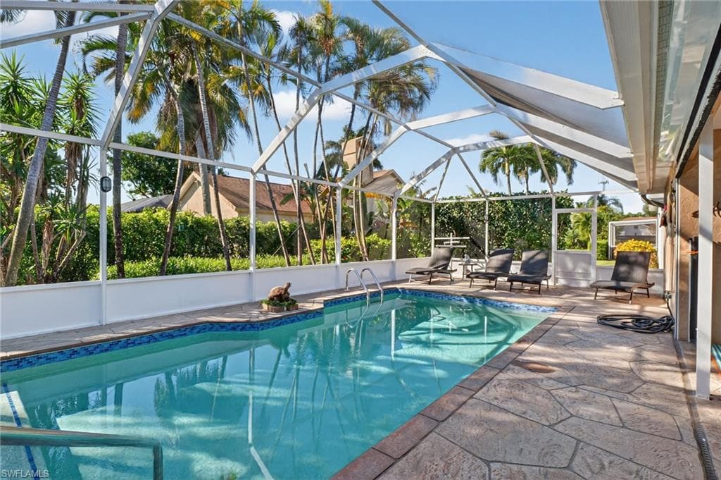 5060 Coldstream LN, NAPLES FL 34104-4