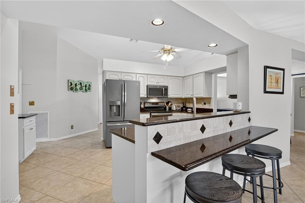 5060 Coldstream LN, NAPLES FL 34104-14