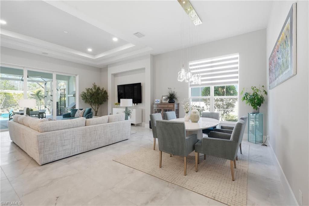 9700 Moonflower LN-4