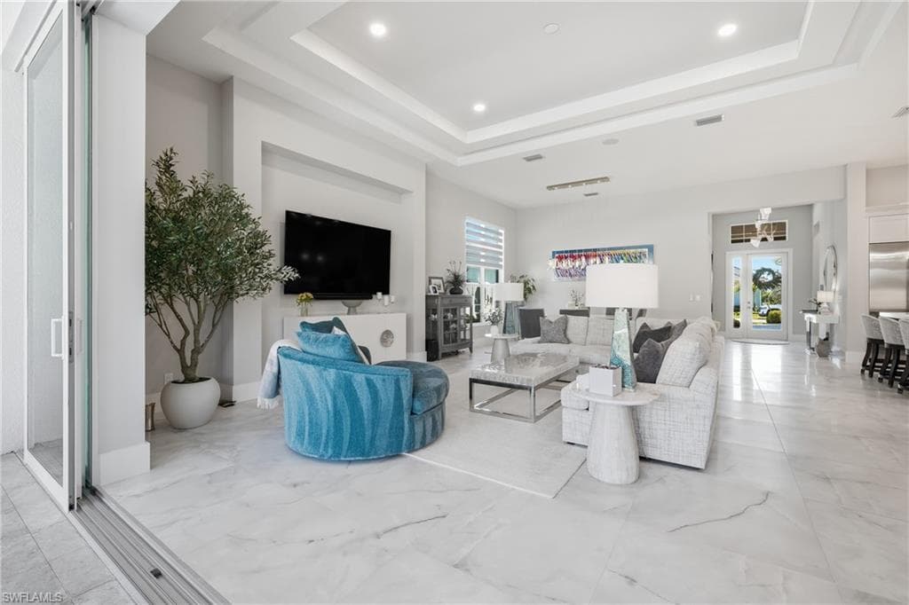 9700 Moonflower LN-19
