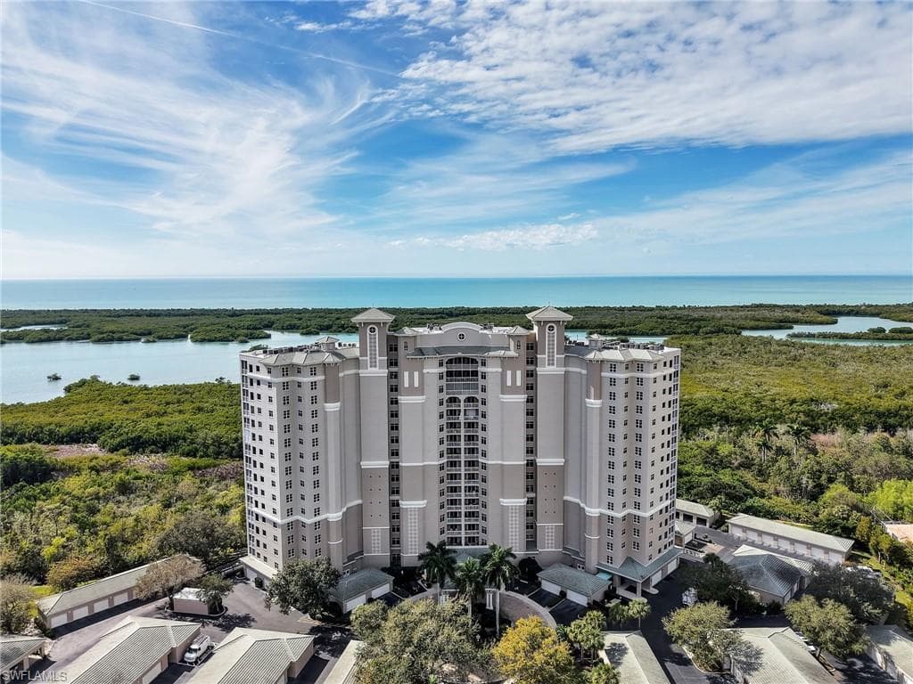 1001 Arbor Lake DR 707-26