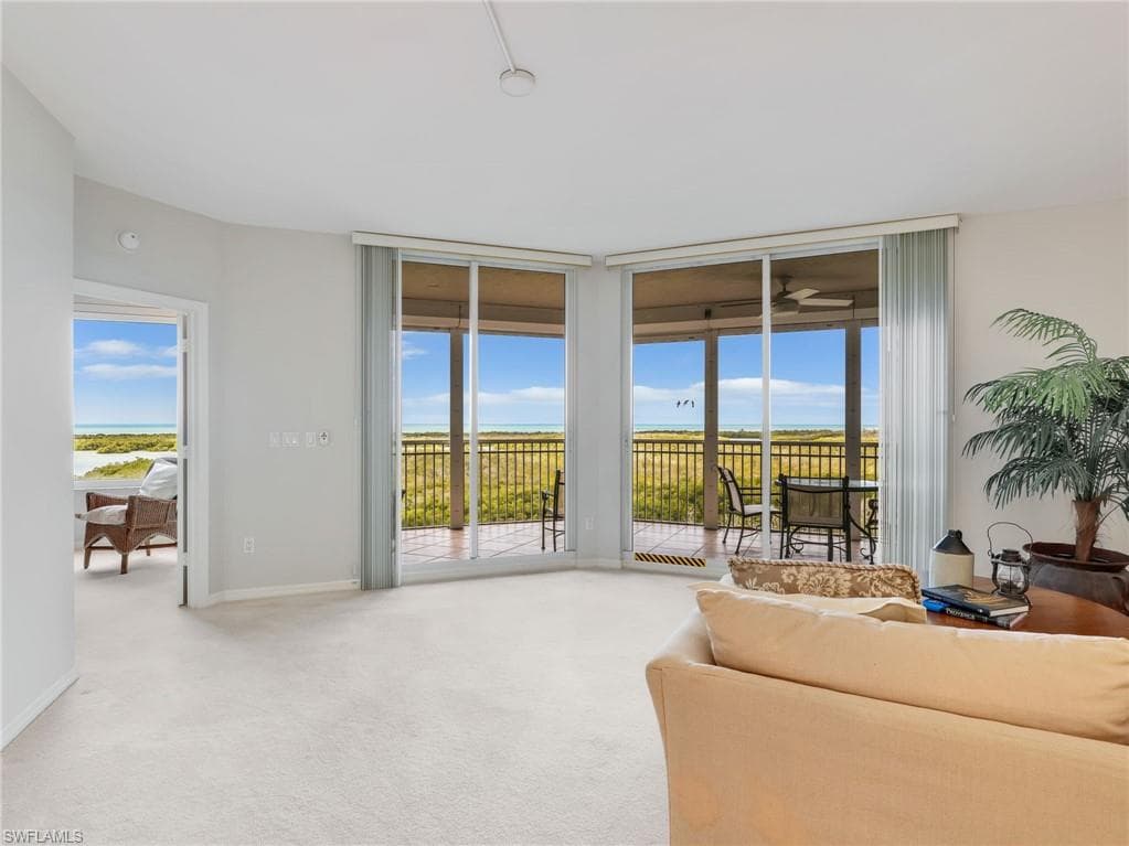 1001 Arbor Lake DR 707-6
