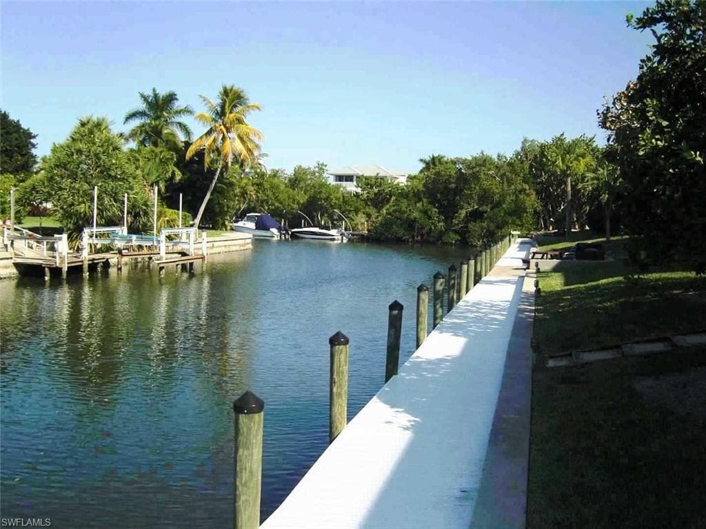 805 E Gulf DR # D, SANIBEL FL 33957-17