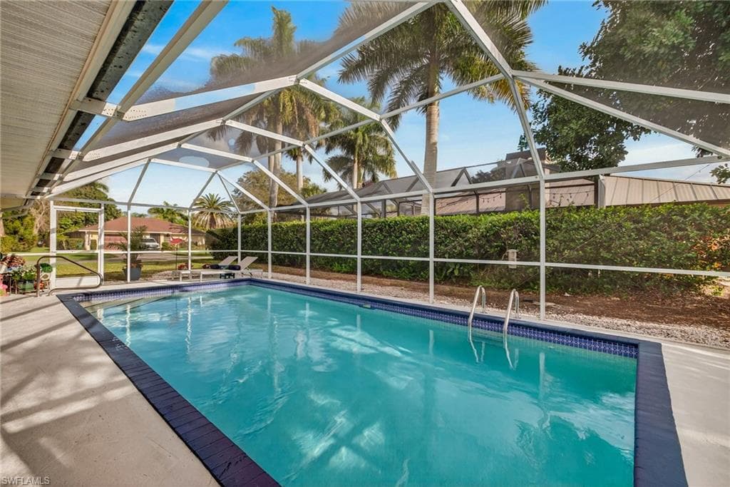 390 Saint Andrews BLVD-27