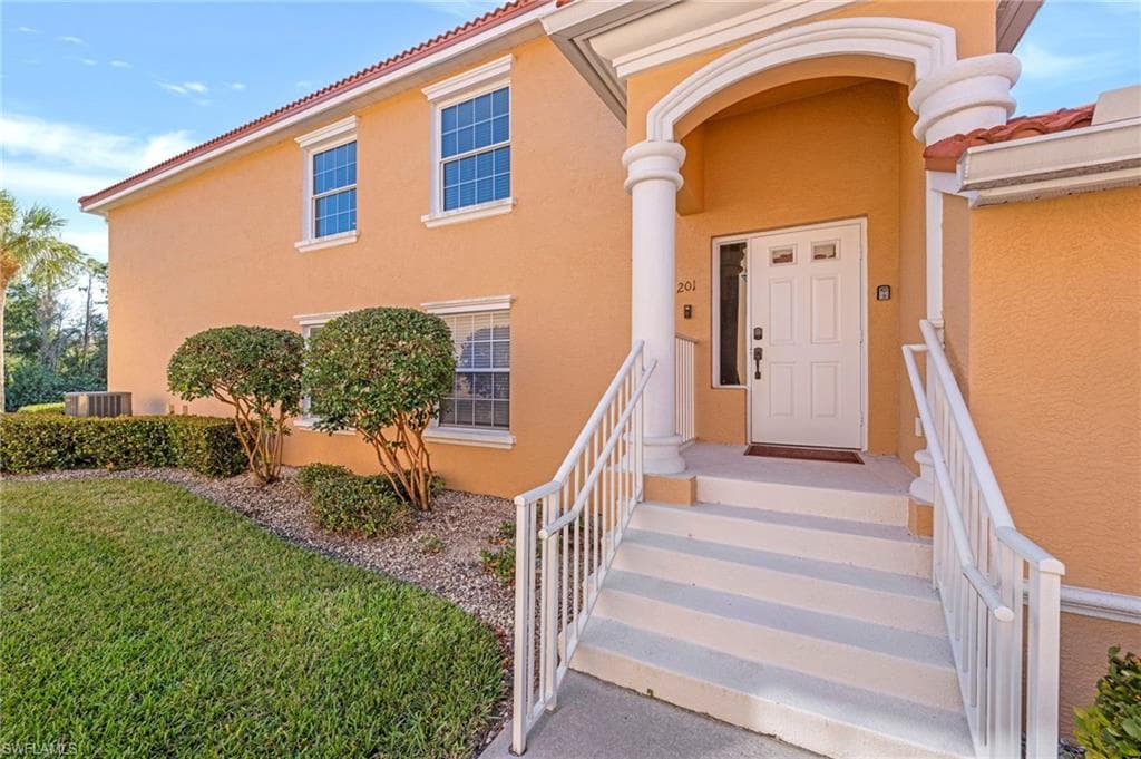 14080 Eagle Ridge Lakes DR # 201, FORT MYERS FL 33912-33