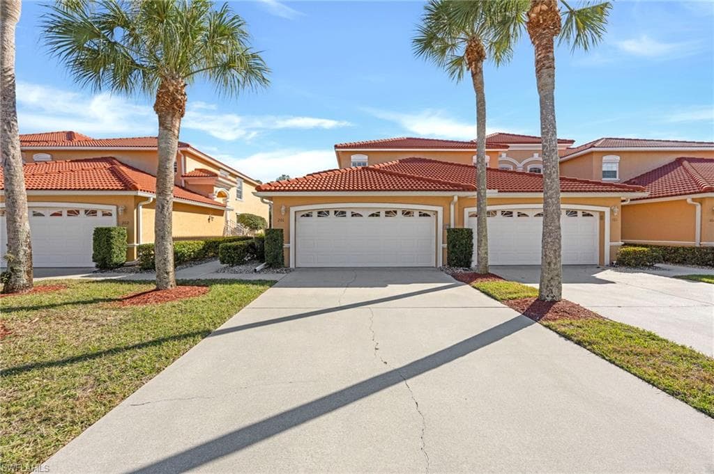 14080 Eagle Ridge Lakes DR # 201, FORT MYERS FL 33912-34