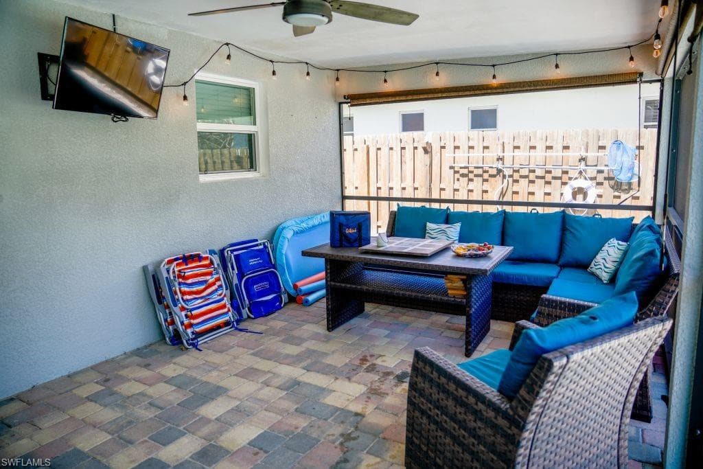 560 E Valley DR, BONITA SPRINGS FL 34134-15