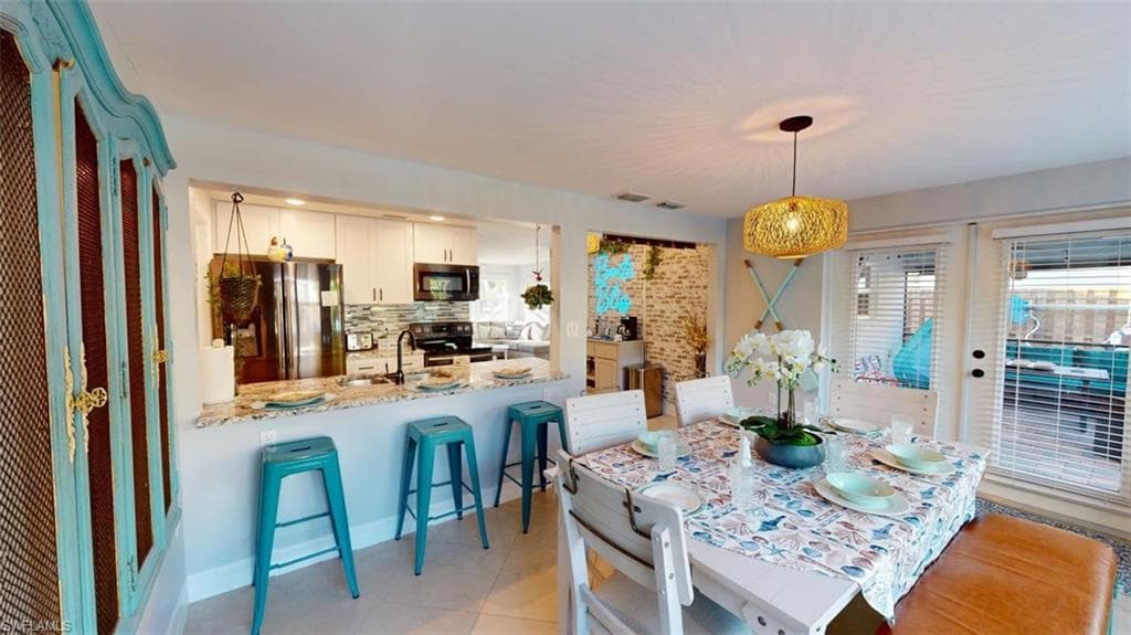 560 E Valley DR, BONITA SPRINGS FL 34134-6