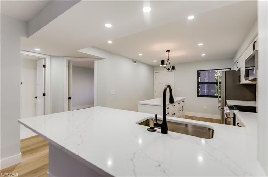 2445 W Gulf DR 6D-6