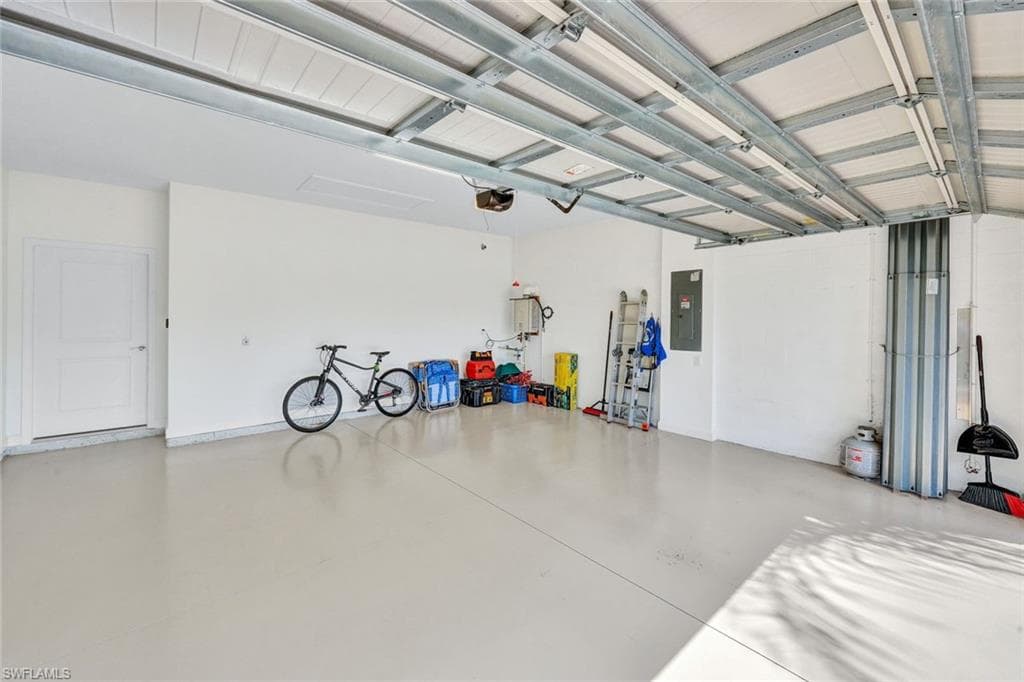 18298 Ridgeline DR-26