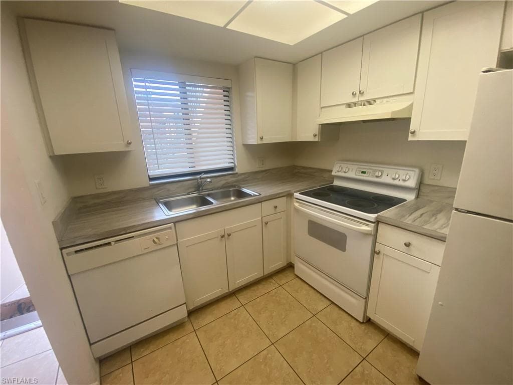 2670 Park Windsor DR # 405, FORT MYERS FL 33901-6