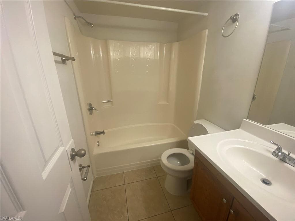 2670 Park Windsor DR # 405, FORT MYERS FL 33901-2