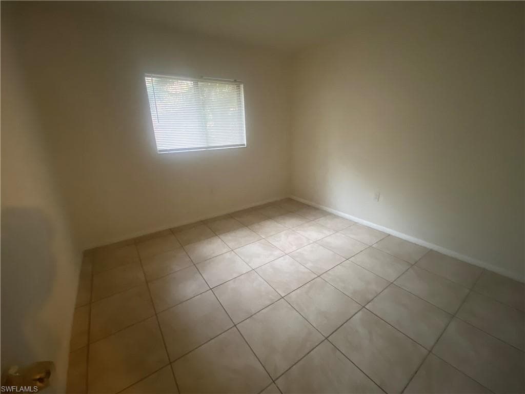 2670 Park Windsor DR # 405, FORT MYERS FL 33901-3
