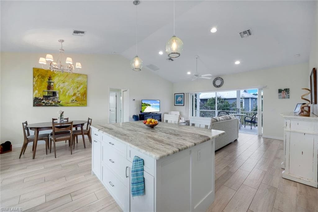 555 Piedmont RD, SANIBEL FL 33957-8