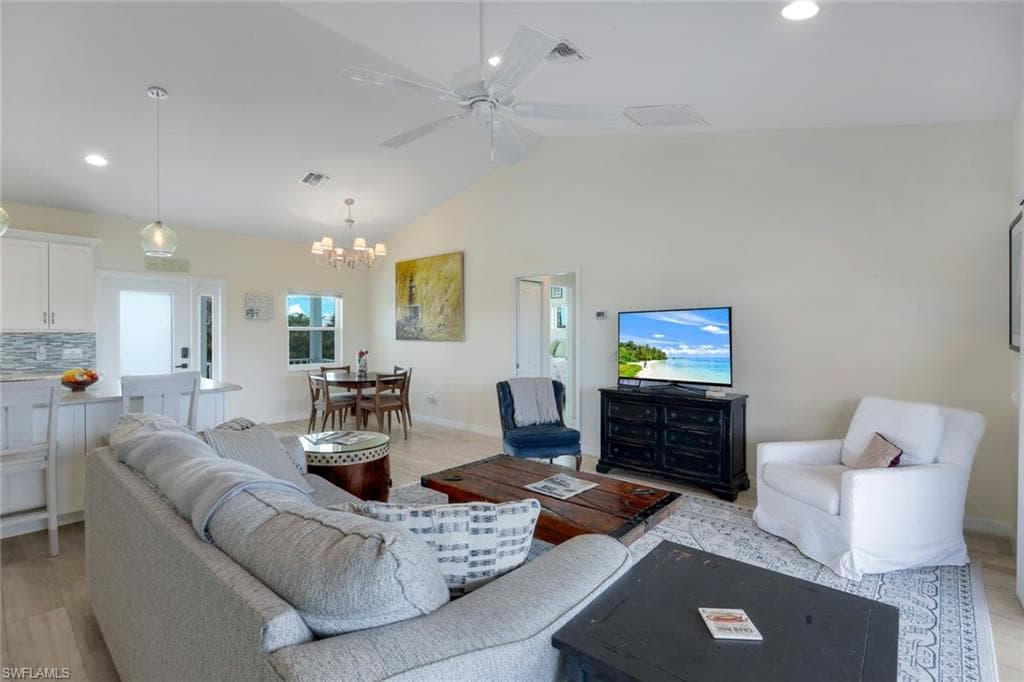 555 Piedmont RD, SANIBEL FL 33957-14