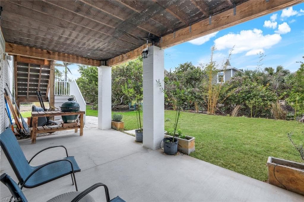 555 Piedmont RD, SANIBEL FL 33957-24
