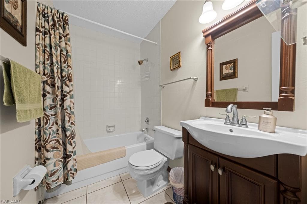 7068 Nantucket CIR 7-11