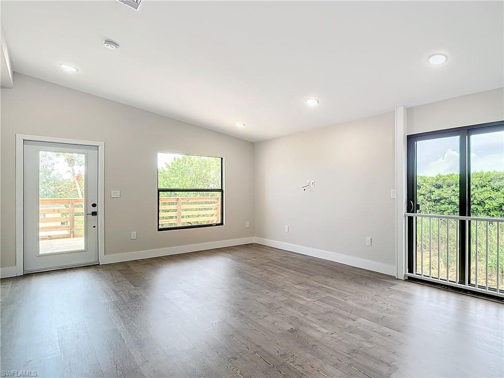 2505 Storter AVE, NAPLES FL 34112-8