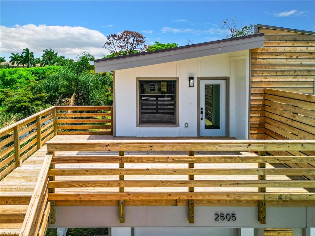 2505 Storter AVE, NAPLES FL 34112-44