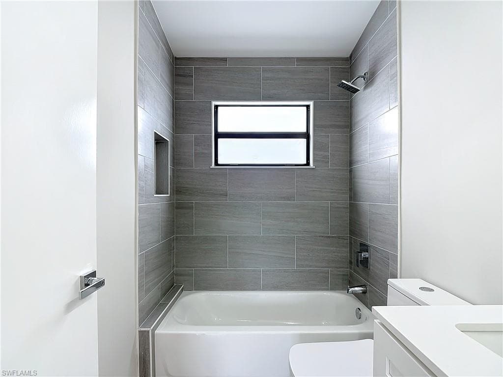 2505 Storter AVE, NAPLES FL 34112-34