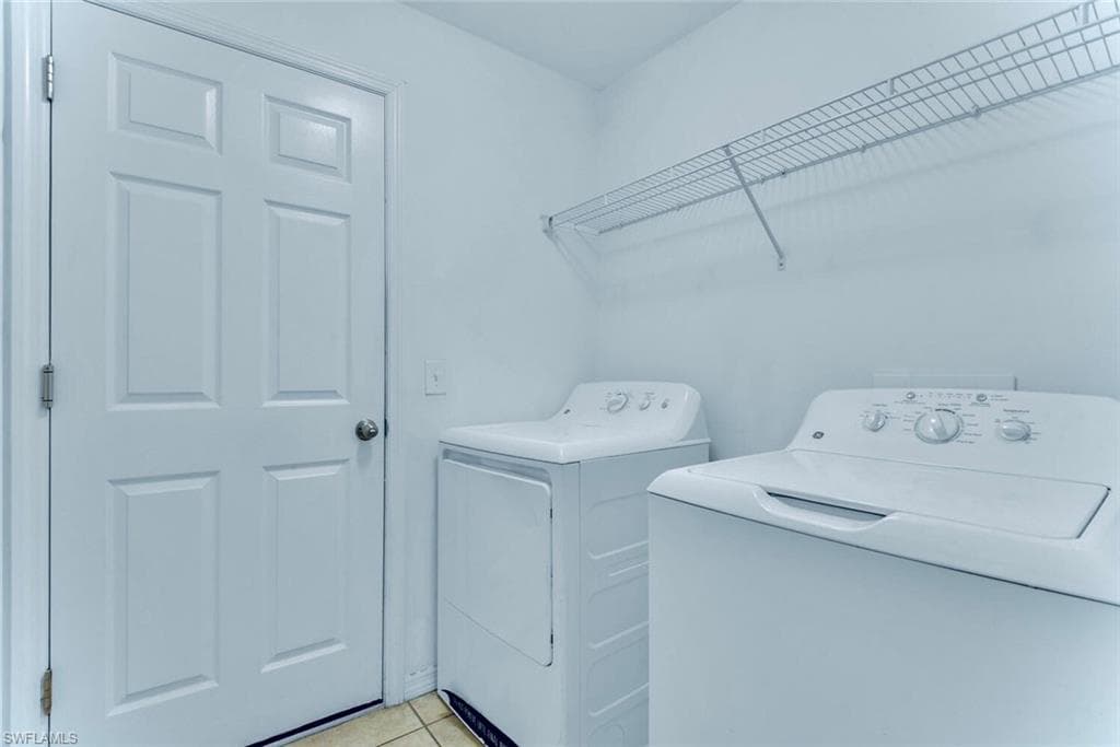 278 Shadow Lakes DR-23