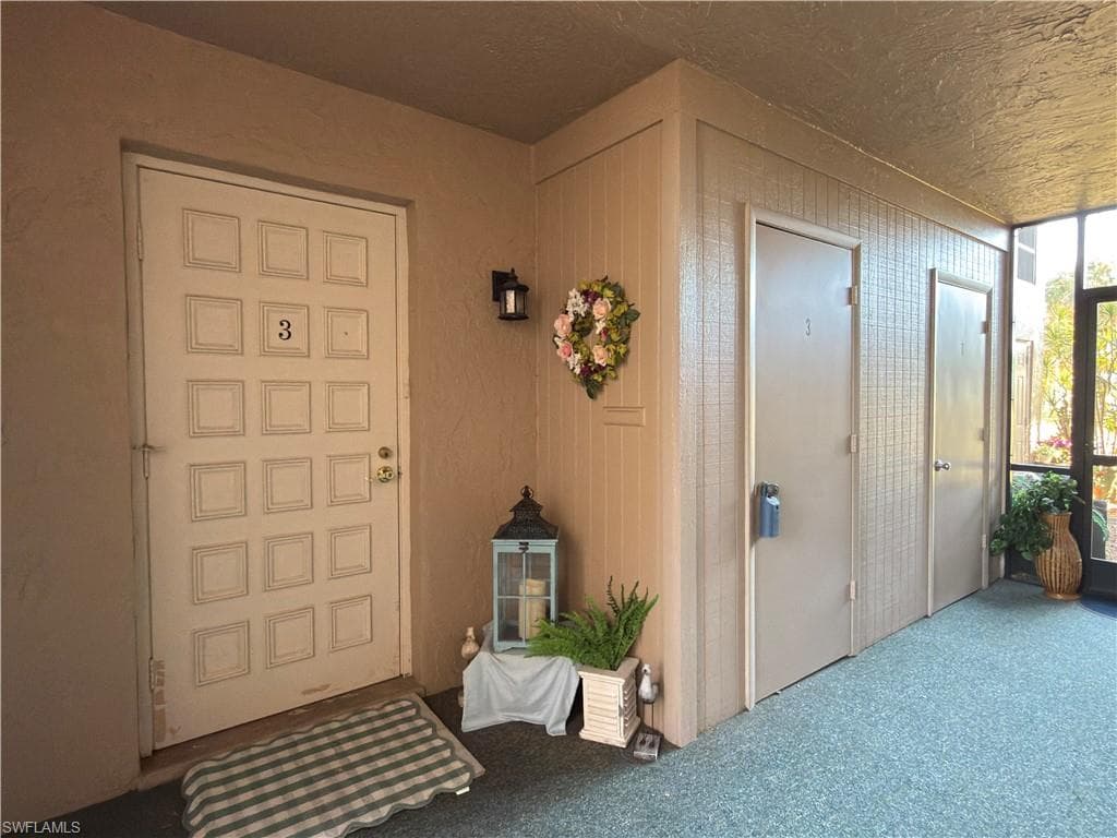 1699 Golf Club DR 3-1