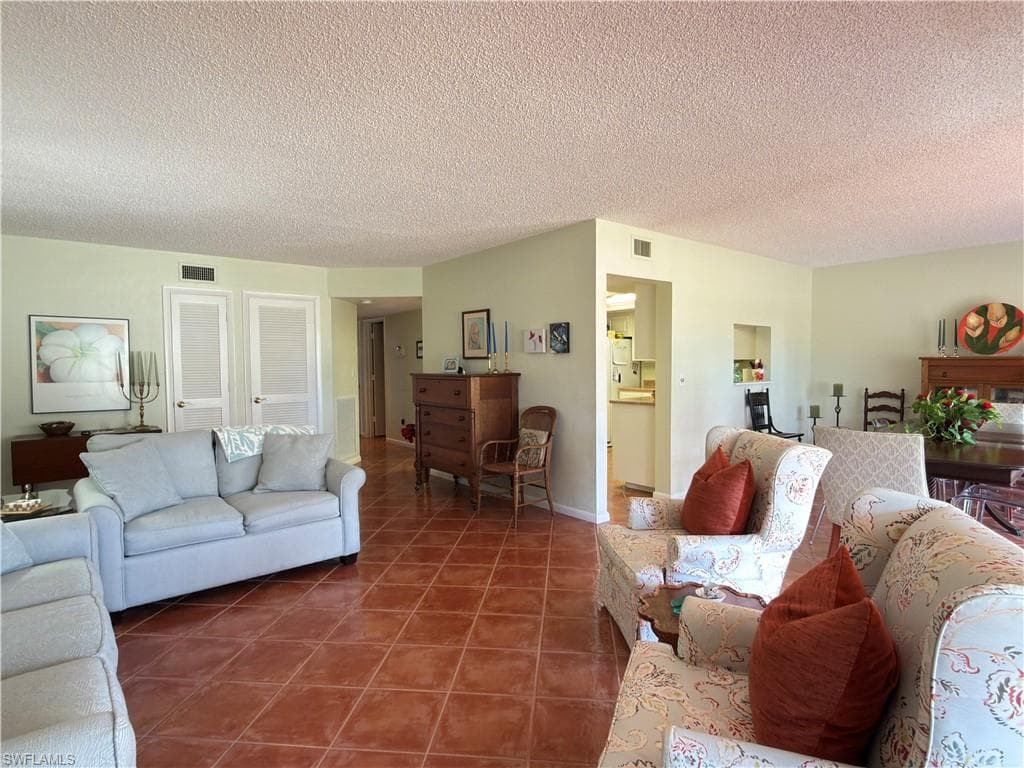 1699 Golf Club DR 3-12