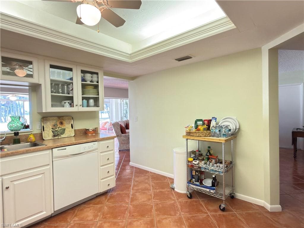 1699 Golf Club DR 3-15