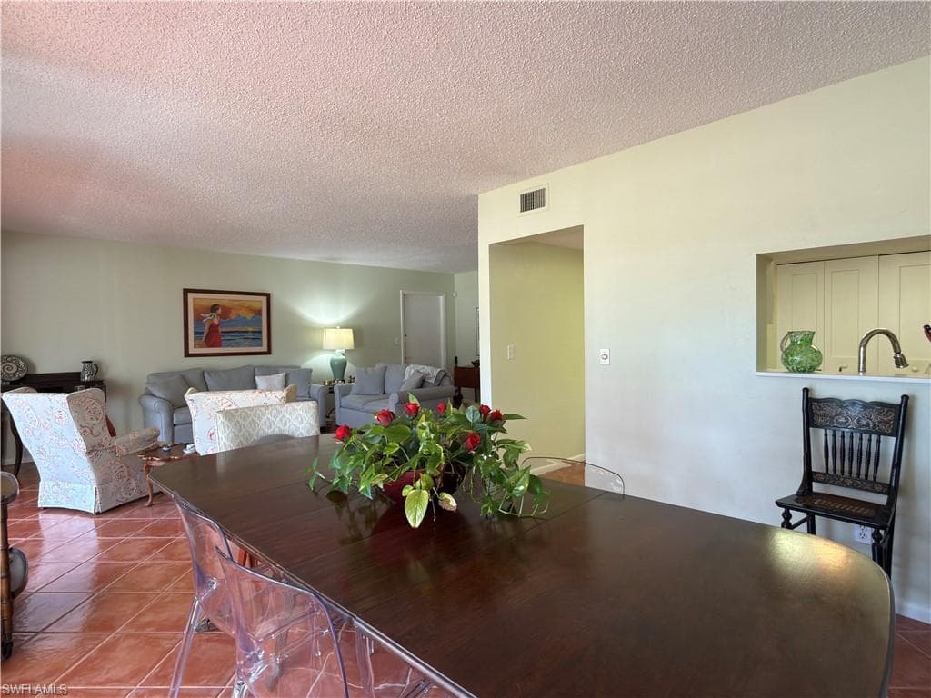 1699 Golf Club DR 3-8