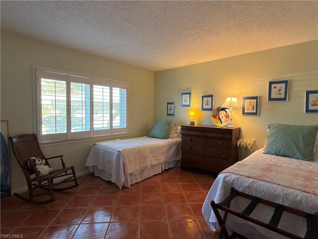 1699 Golf Club DR 3-18