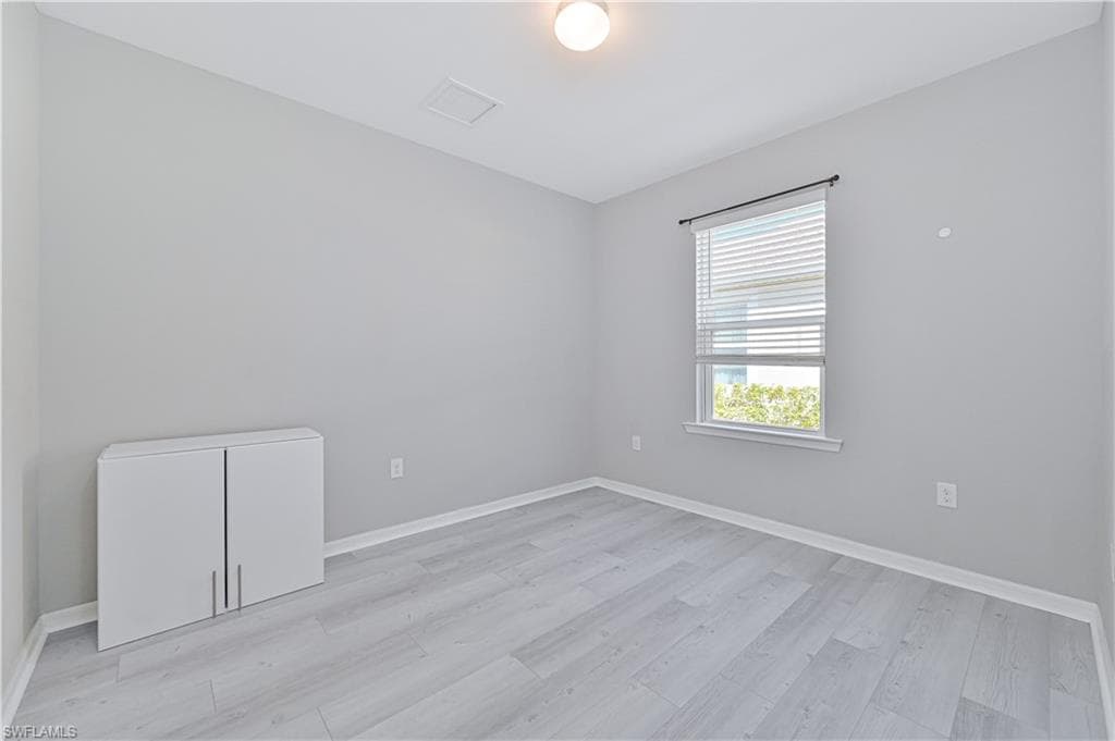 4390 Dutchess Park RD-16