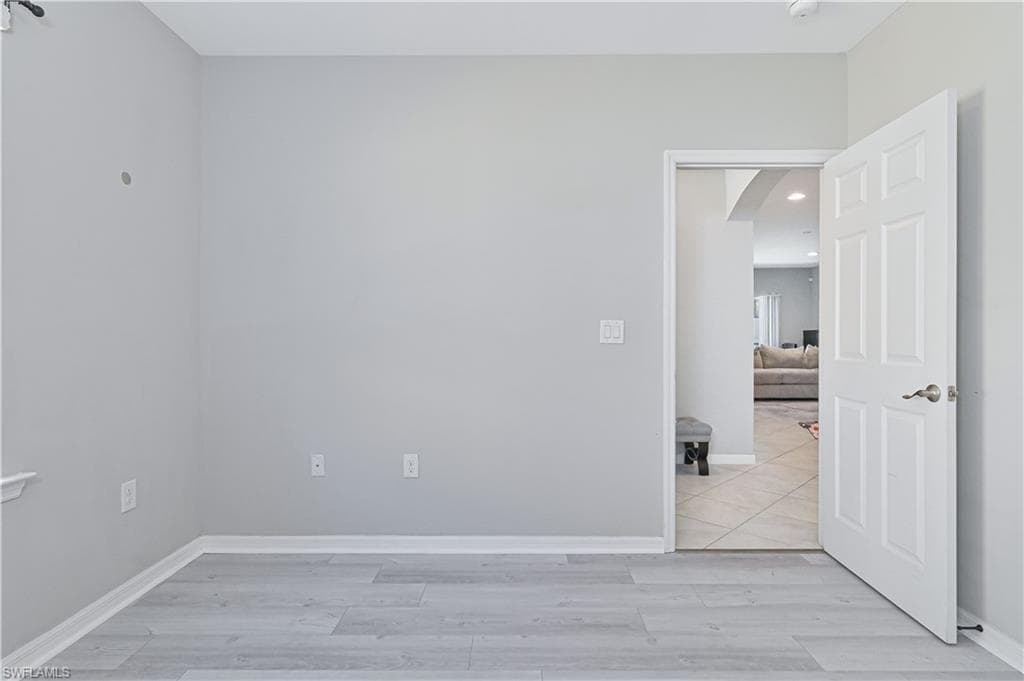4390 Dutchess Park RD-17