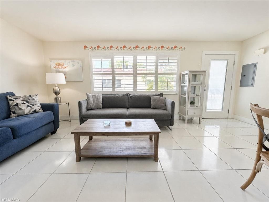 550 Broad AVE S 550-2