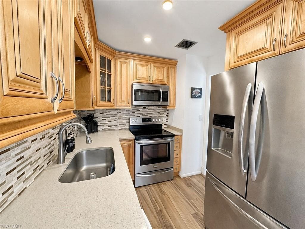 550 Broad AVE S 550-4