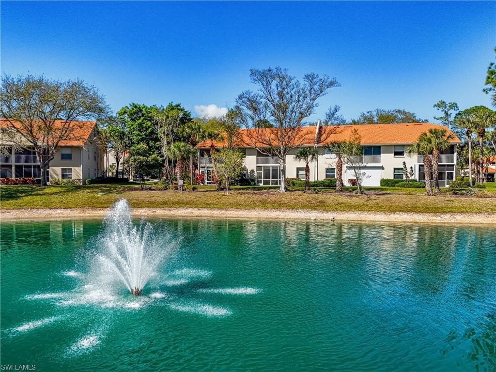 305 Robin Hood CIR 101-22