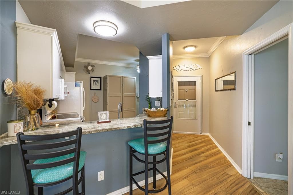 305 Robin Hood CIR 101-5