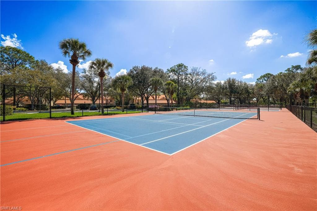 305 Robin Hood CIR 101-25