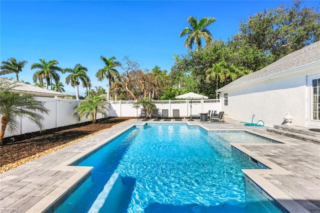 1321 Donna DR-1