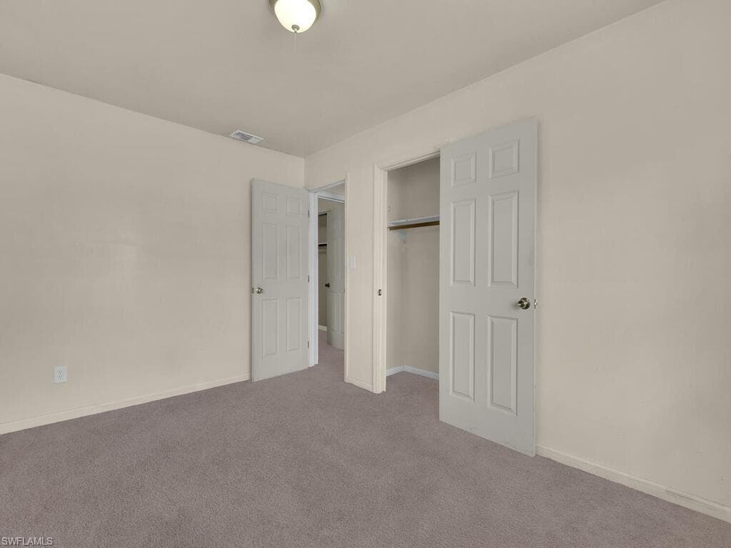 2124 E Gardenia CIR-13