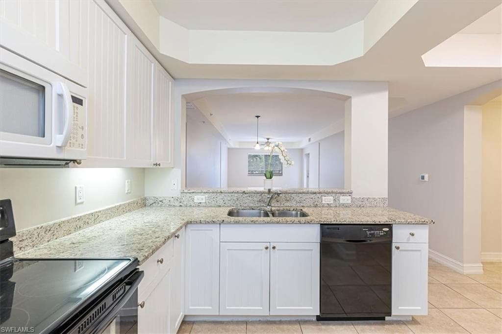 1100 Pine Ridge RD # B106, NAPLES FL 34108-9