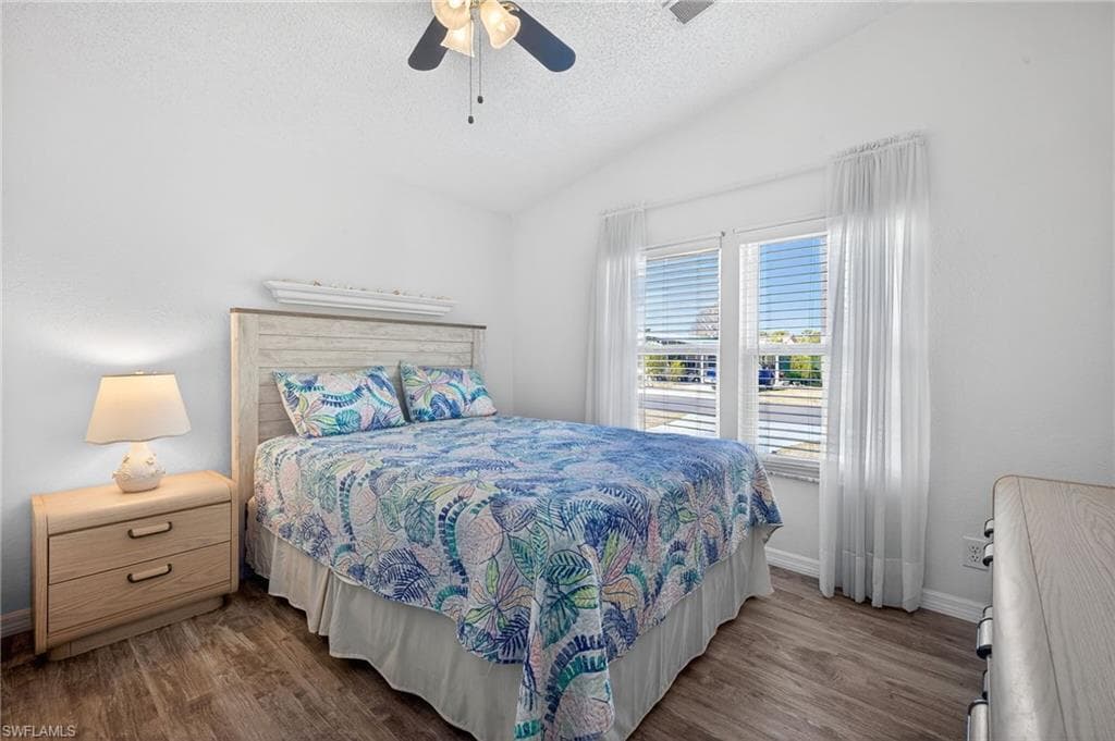 10390 Wales LOOP-11