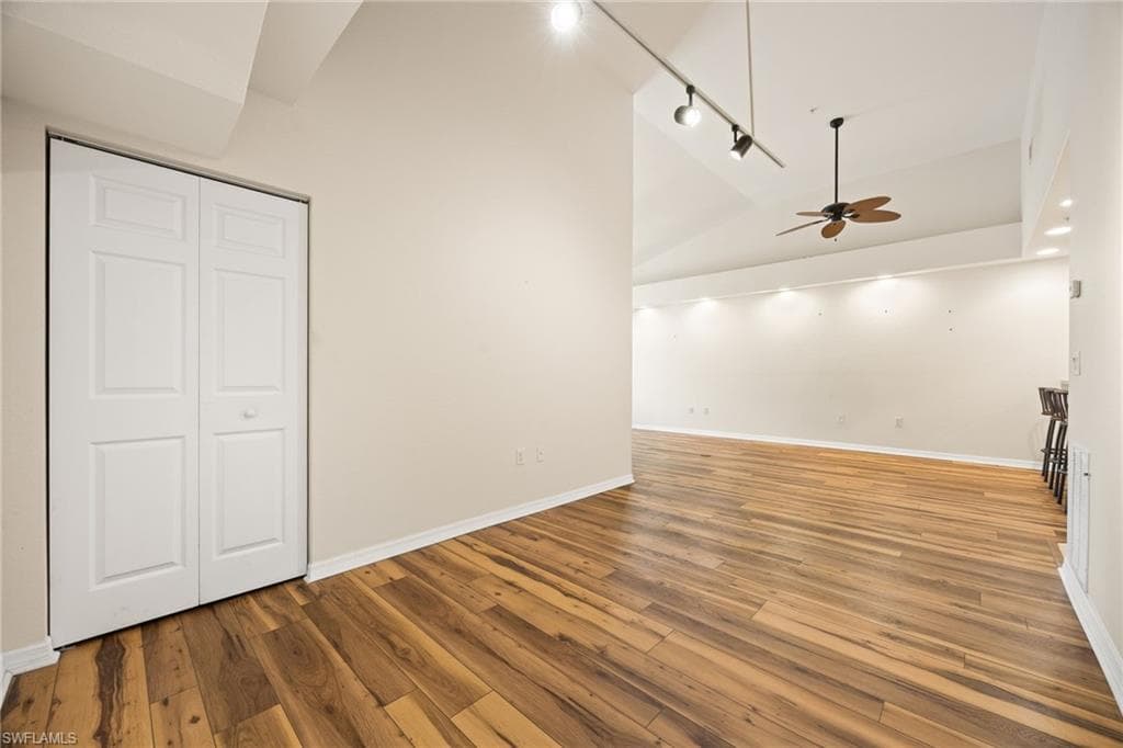 1105 Van Loon Commons CIR 304-12