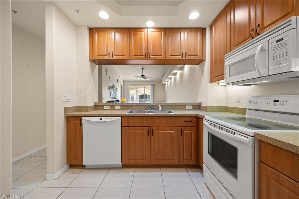 1105 Van Loon Commons CIR 304-8