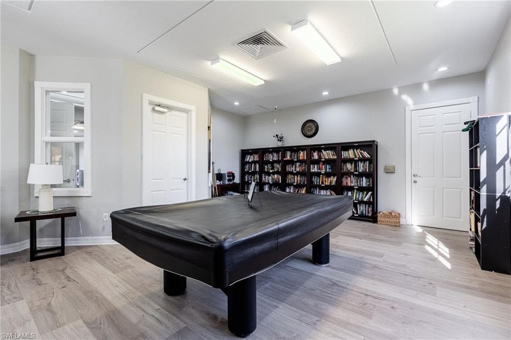 1105 Van Loon Commons CIR 304-30