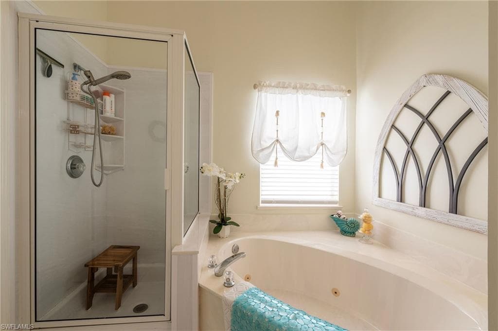 129 Sabal Lake DR, NAPLES FL 34104-16