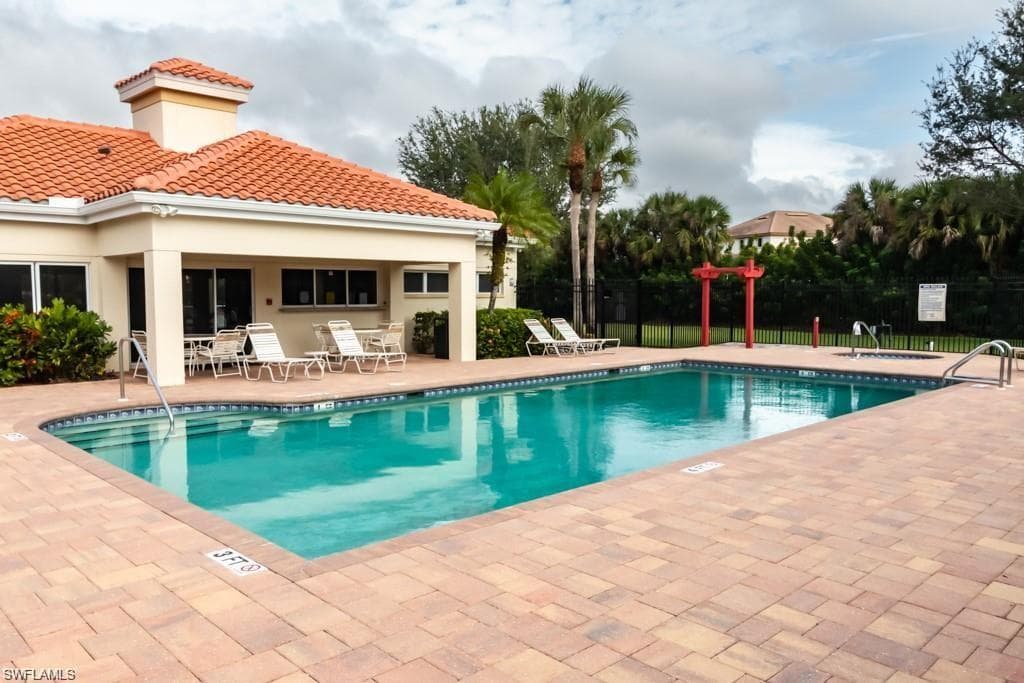 129 Sabal Lake DR, NAPLES FL 34104-37