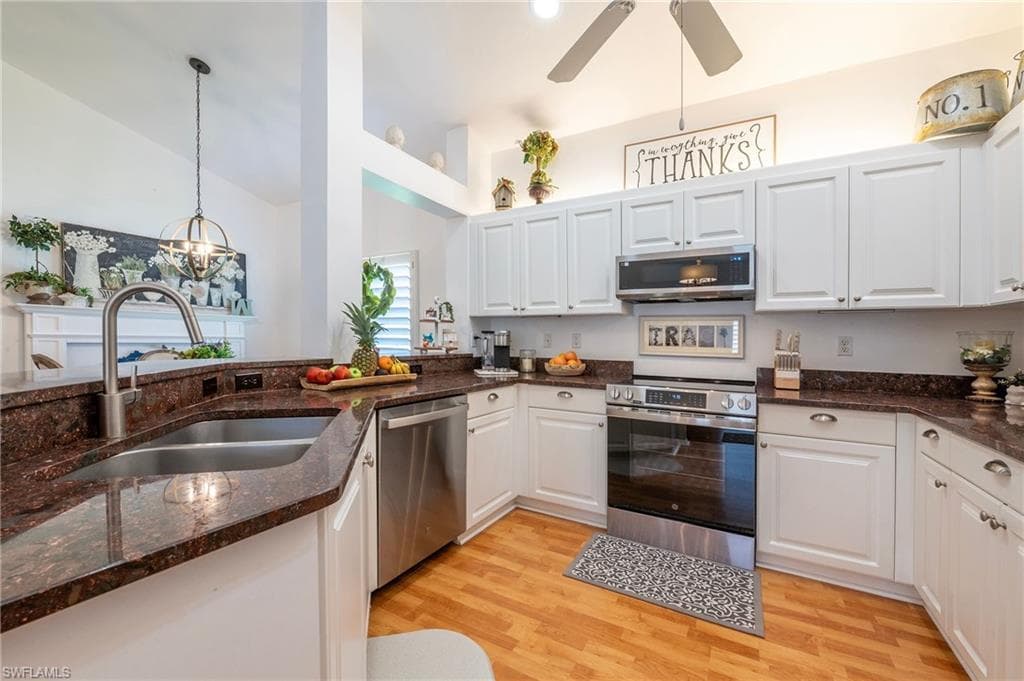 129 Sabal Lake DR, NAPLES FL 34104-9