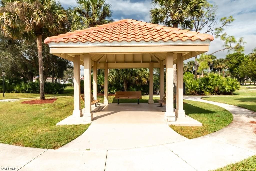 129 Sabal Lake DR, NAPLES FL 34104-32